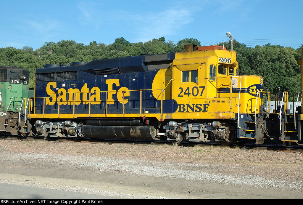 BNSF 2407, at Gibson Yard